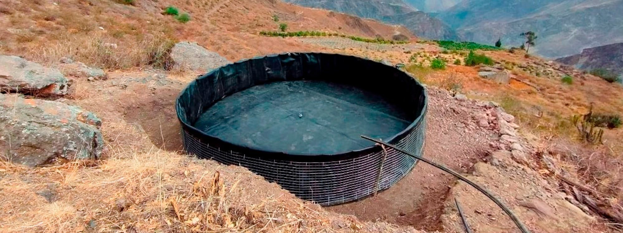 Geotanque de geomembrana instalado en un proyecto agrícola
